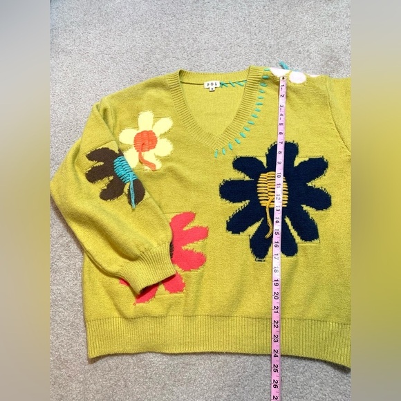 POL Chartreuse Oversized V-Neck Boho Sweater with Floral Design Women Small - Picture 3 of 6